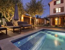 Villa Donatella in Pula: Privézwembad en Tuin op 3 km van Zee - thumbnail 2