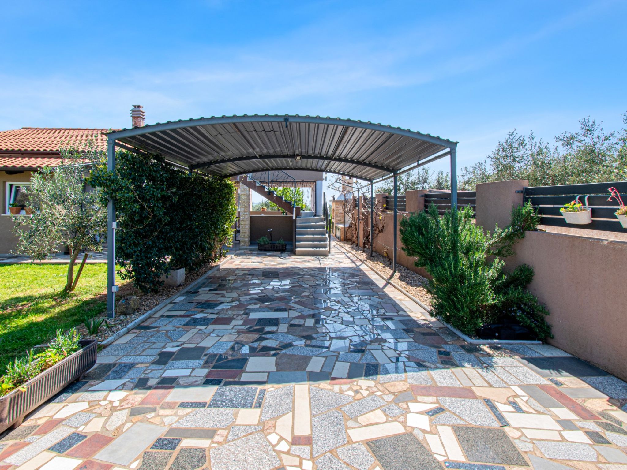 Photo of House Enard with Jacuzzi