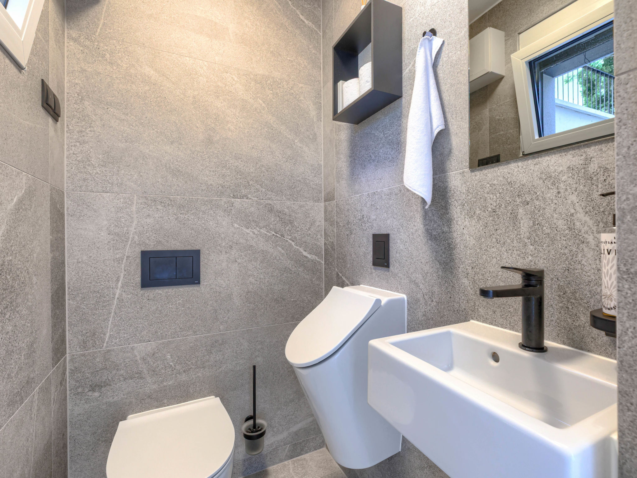 Bathroom / Wellness