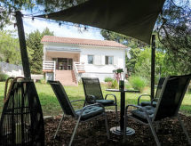 Vrijstaand huis Igor nabij zee in Premantura met grote tuin - thumbnail 4