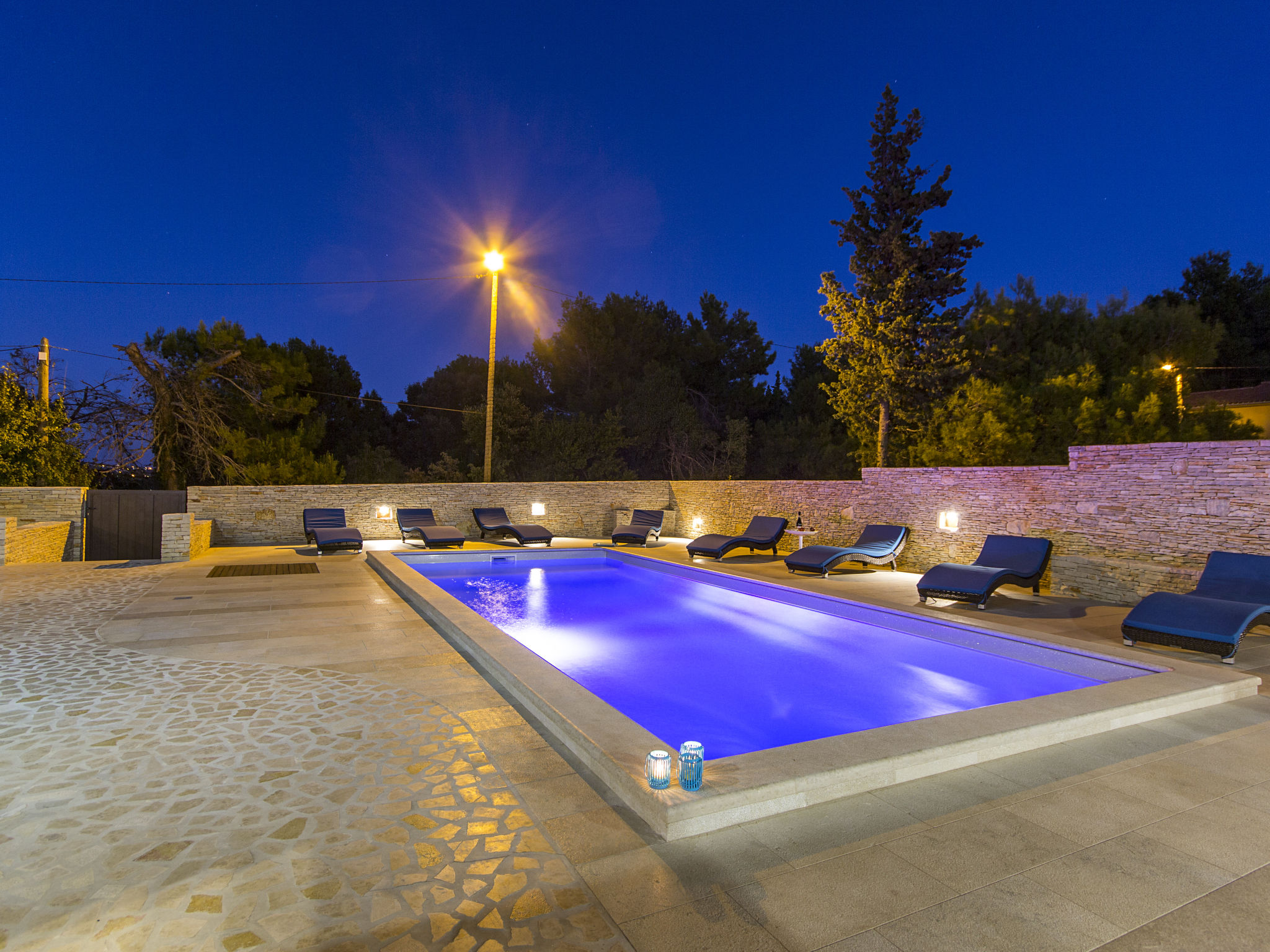 L — Pool Outdoor (2 of 68)