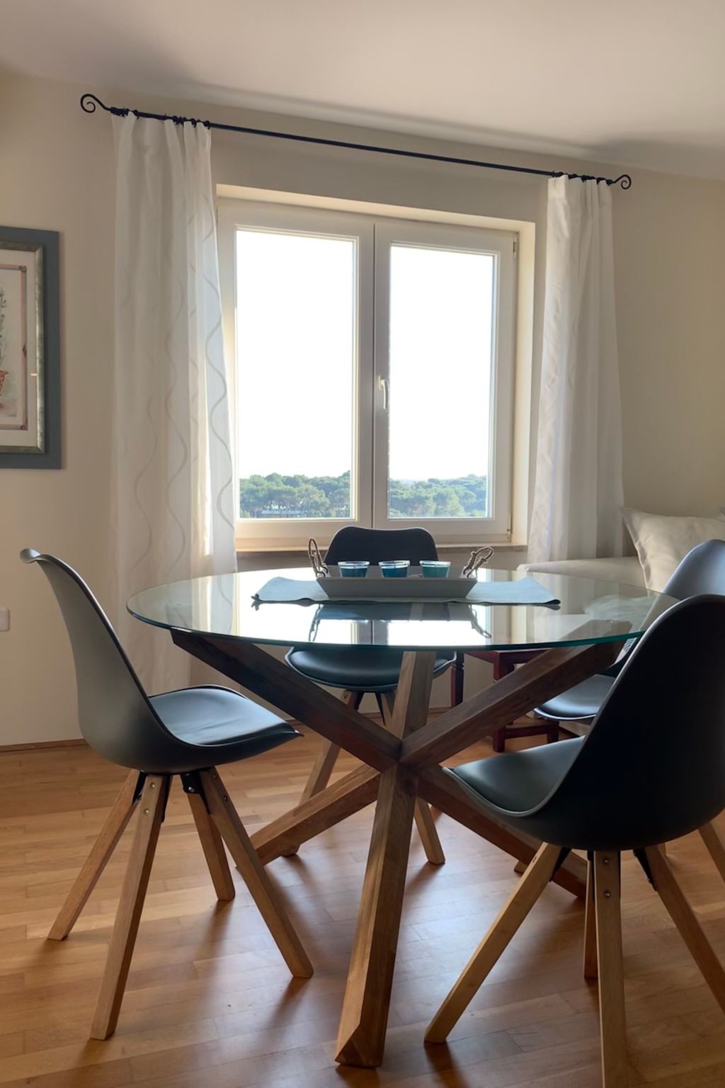 Appartement mit Blick auf das Wasser-Image-tags.info