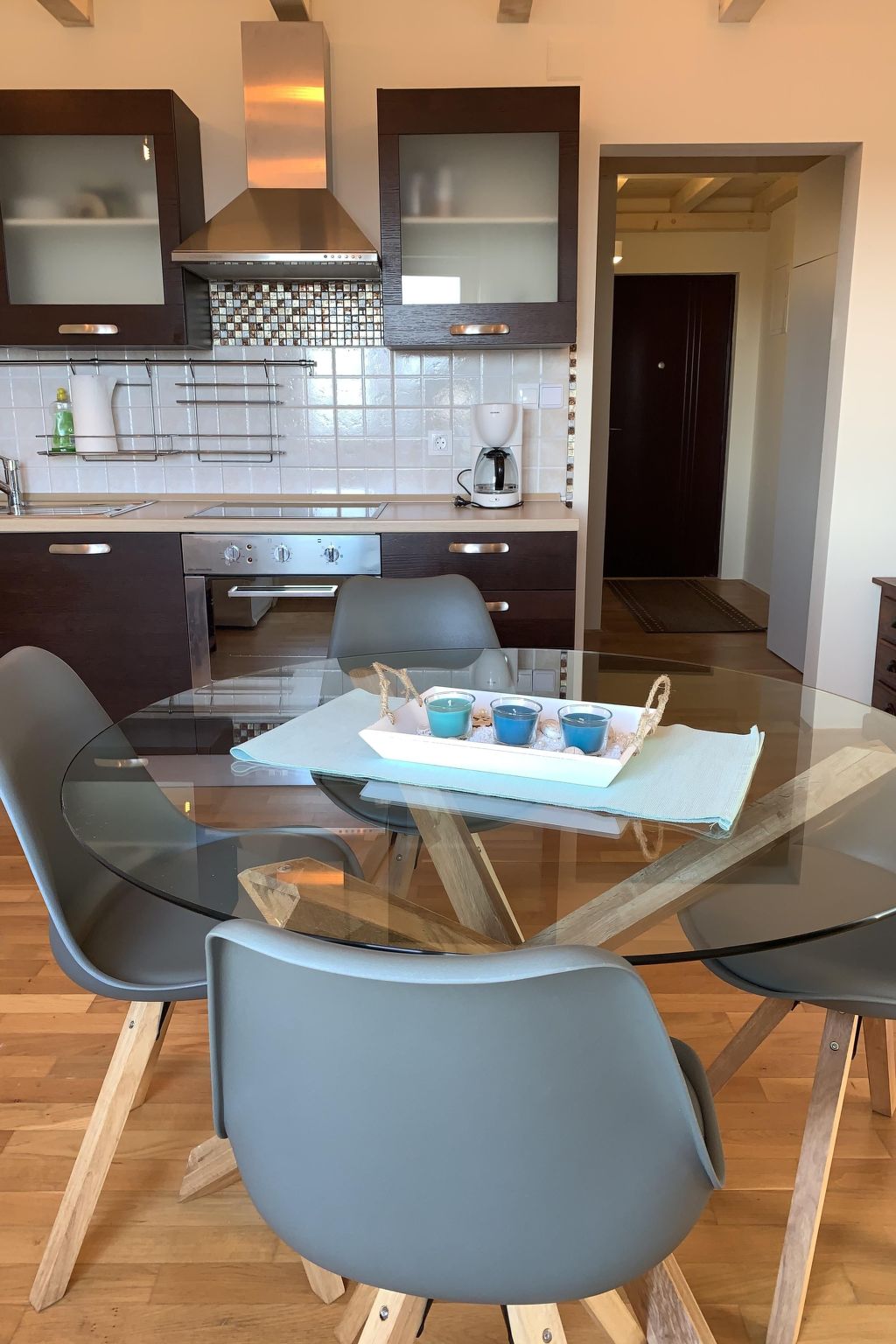 Appartement mit Blick auf das Wasser-Drinnen