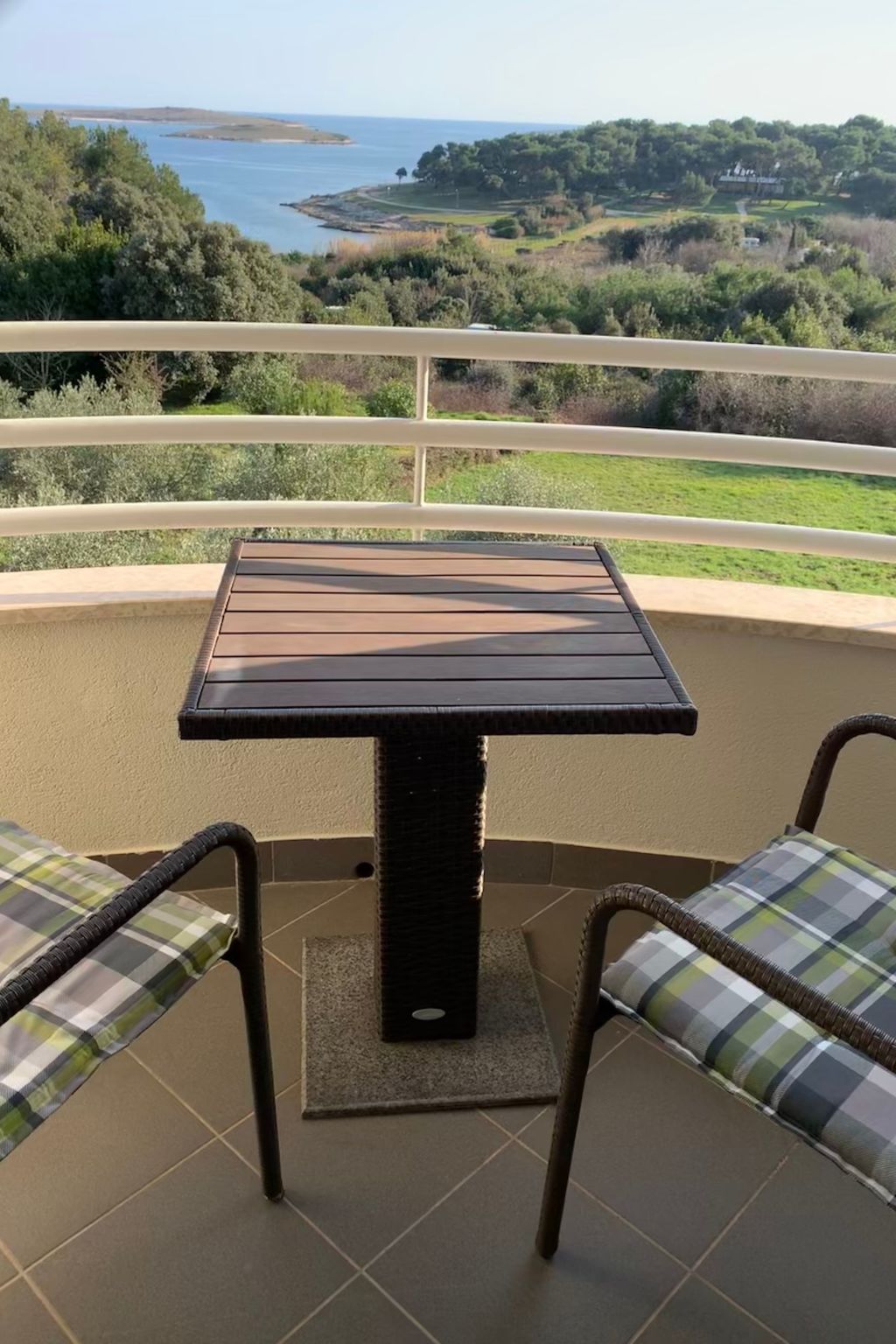 Appartement mit Blick auf das Wasser-Draußen