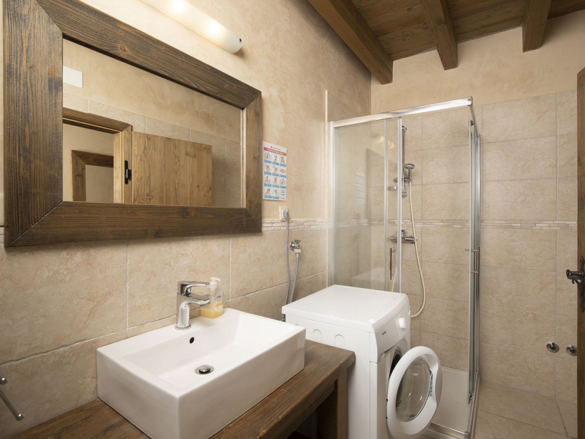 Villa Nocciola mit 6 Schlafzimmern in Meeresnähe-Dedans