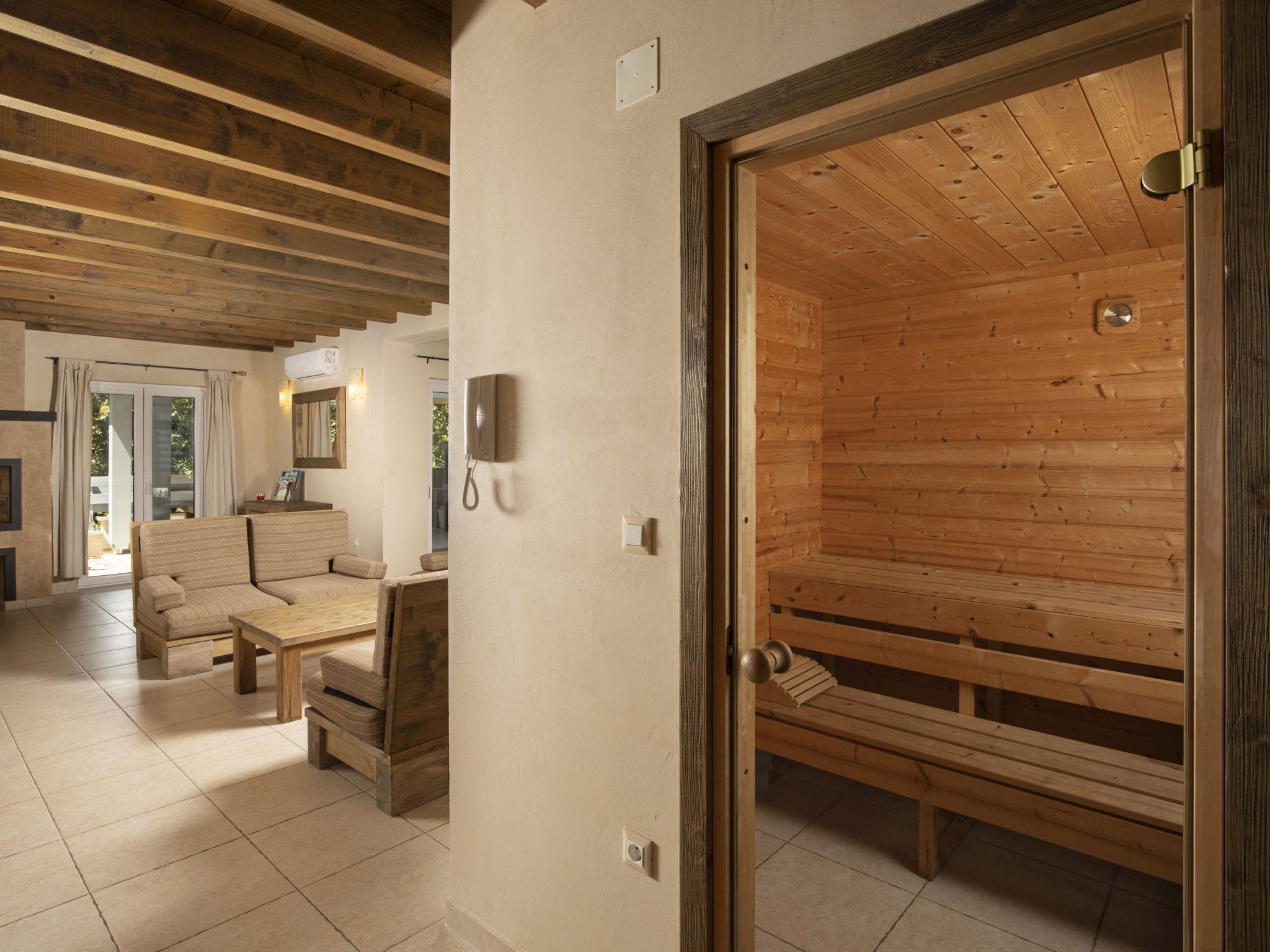 Villa Nocciola mit 6 Schlafzimmern in Meeresnähe-Dedans