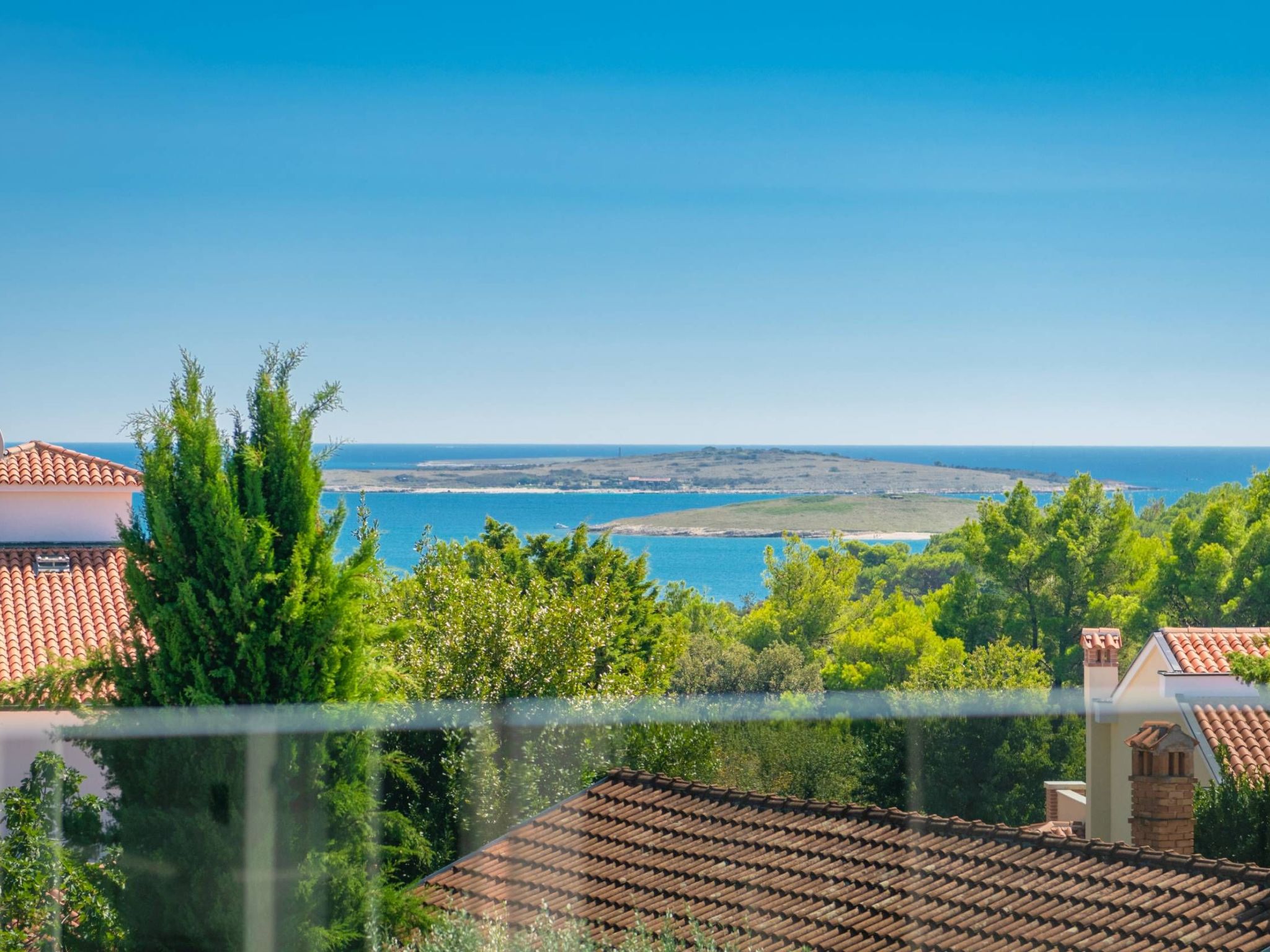 Villa K mit Jacuzzi auf dem Dach und Meerblick