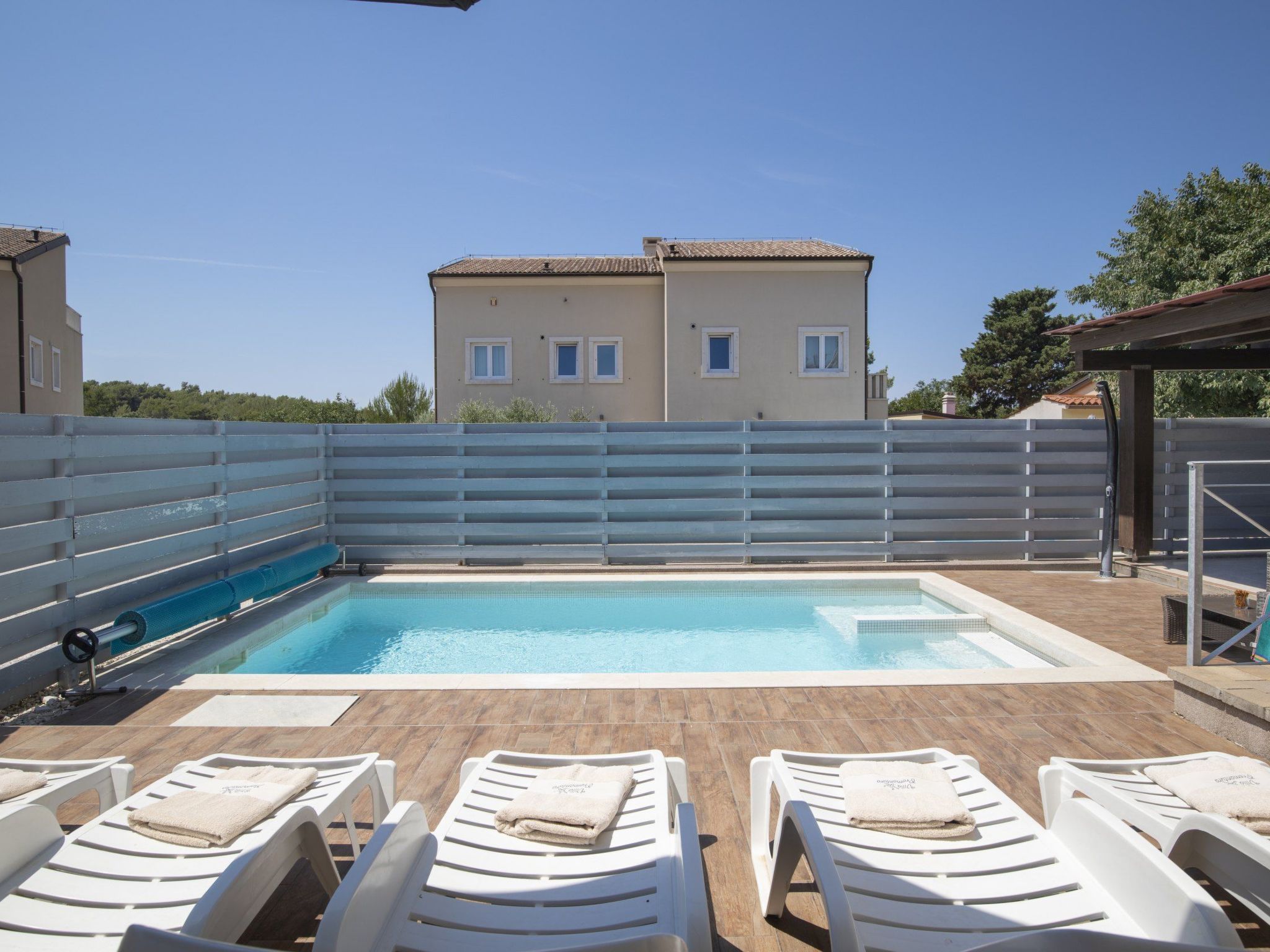Villa Castagna in Premantura mit Pool und Sauna-Dedans