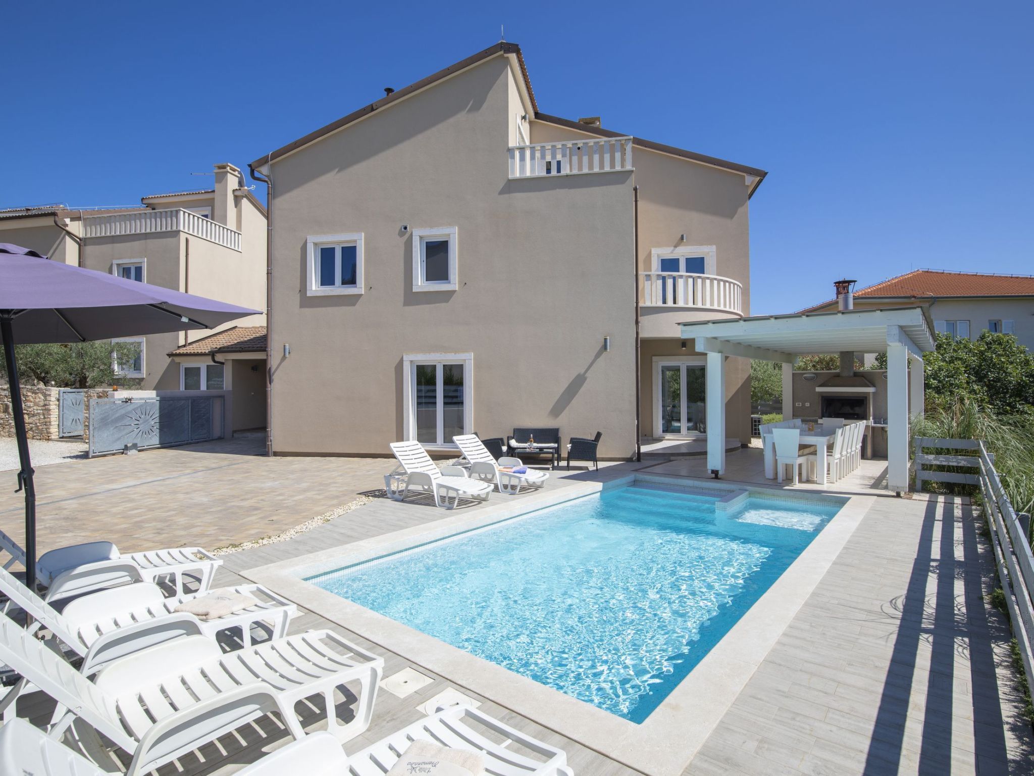 8-Schlafzimmer-Villa Bianca mit Pool, Sauna, Billard-Dedans