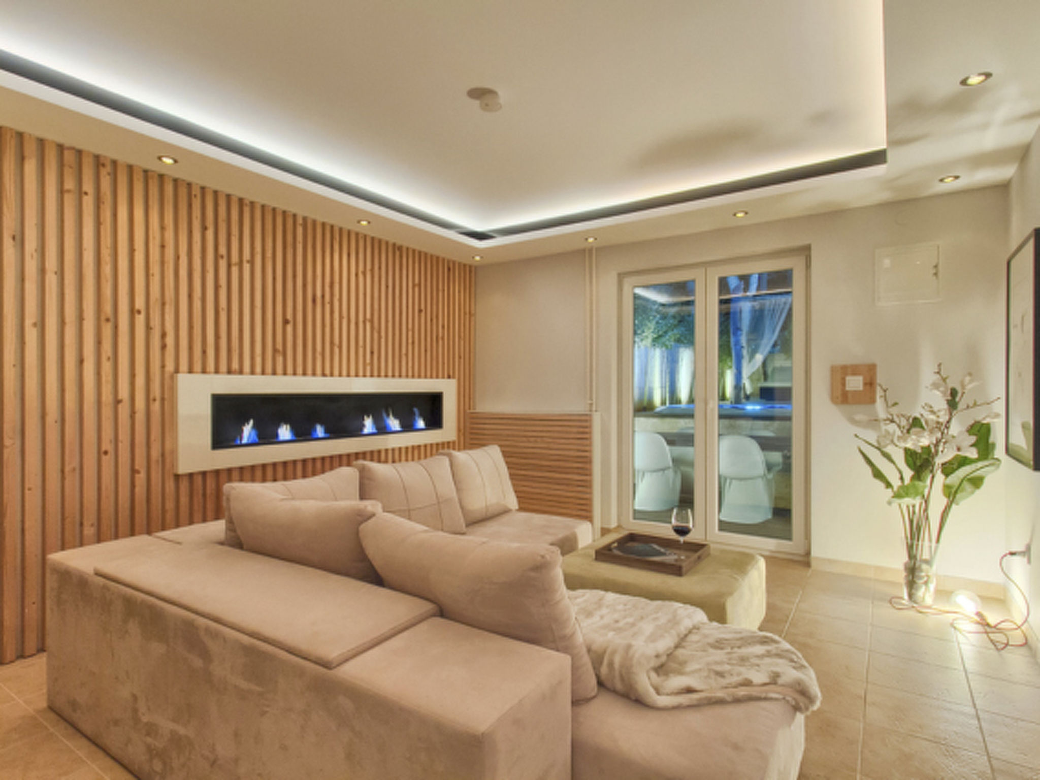 Stylisches Haus mit Dachterrasse, Bar und Hot Tub-Drinnen