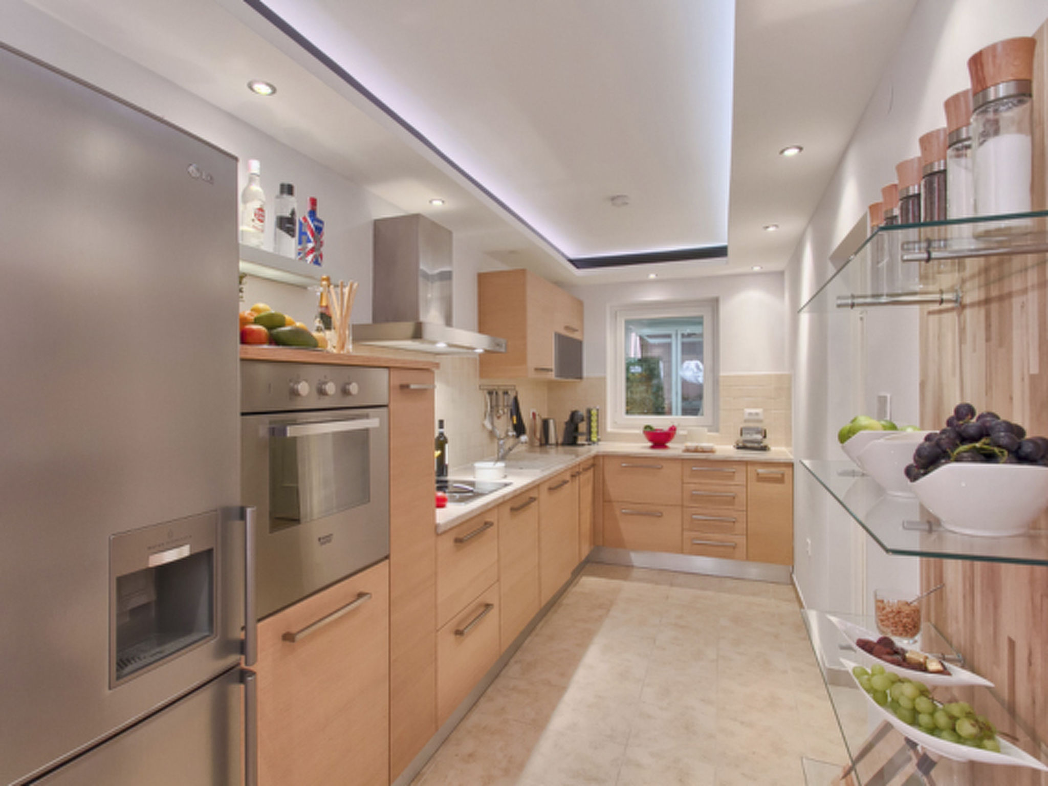 Stylisches Haus mit Dachterrasse, Bar und Hot Tub-Image-tags.info