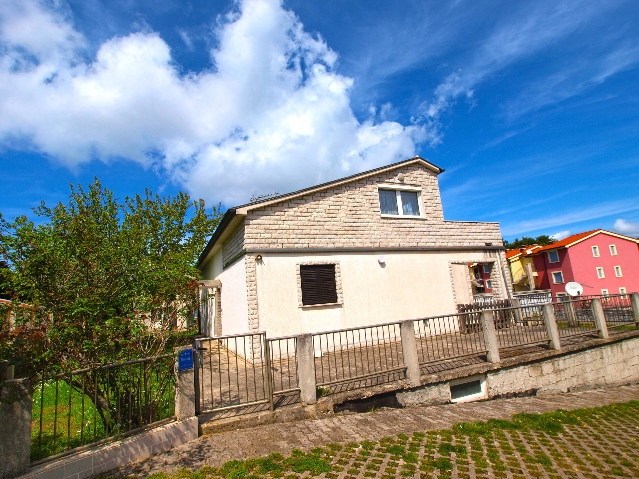 Apartment 964