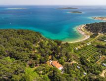 Sea House Pula: Vakantiehuis direct aan zee in Premantura voor 6 personen - thumbnail 4