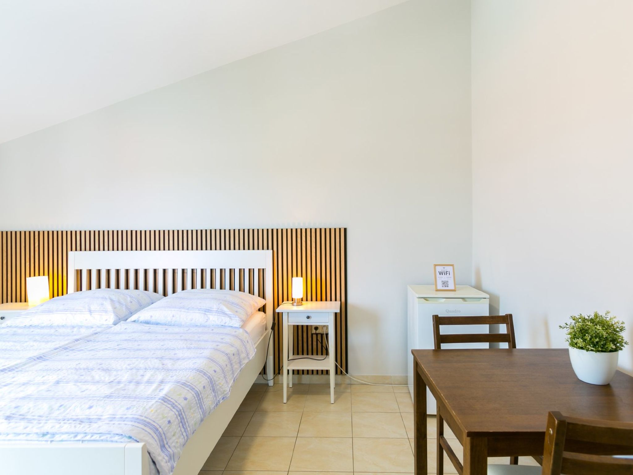 Photo of HR2700.1001.1