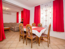 Knus appartement in Medulin met zwembad, op 350m van het strand - thumbnail 2
