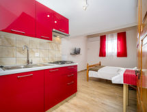 Knus appartement voor 2 bij zee in Medulin, Istrië - thumbnail 3