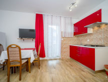 Hilde Red: Gezellig appartement aan zee in Medulin met zwembad en tuin - thumbnail 3