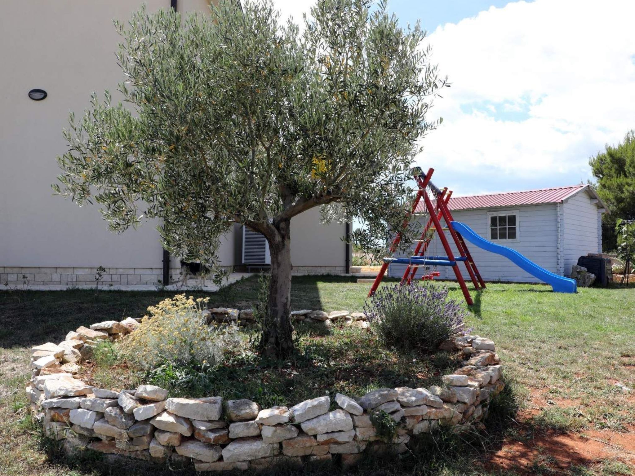 Photo of Wunderschön dekorierte Villa Evelyn