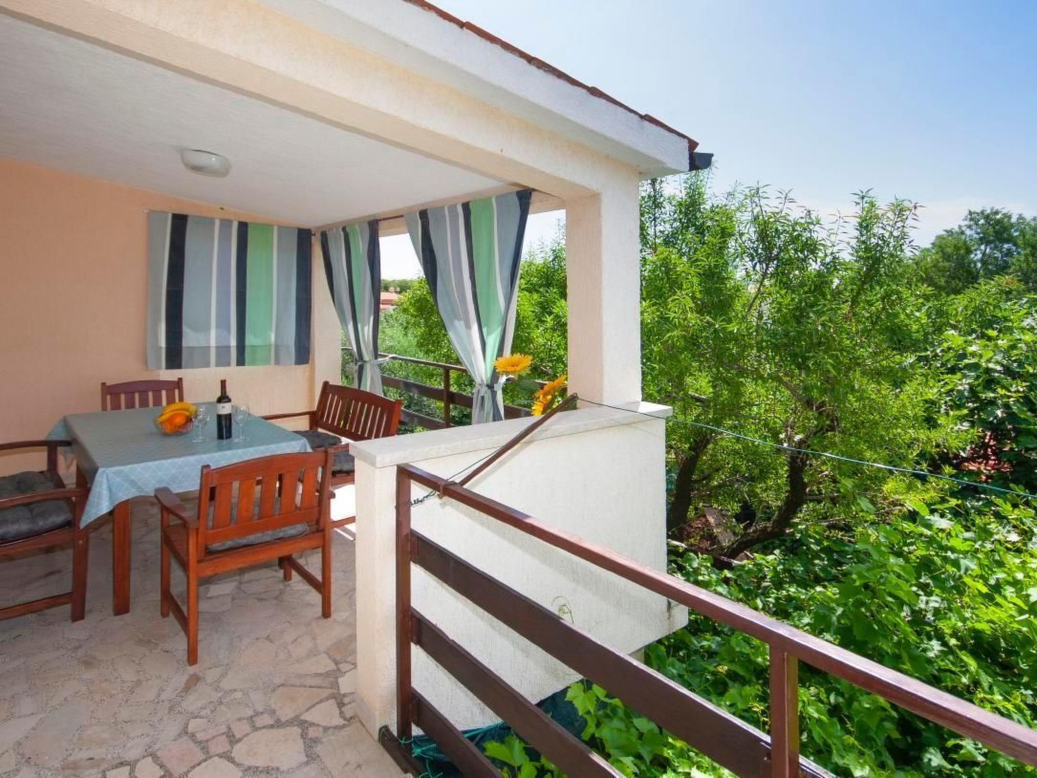 Mit privater Terrasse-Image-tags.info