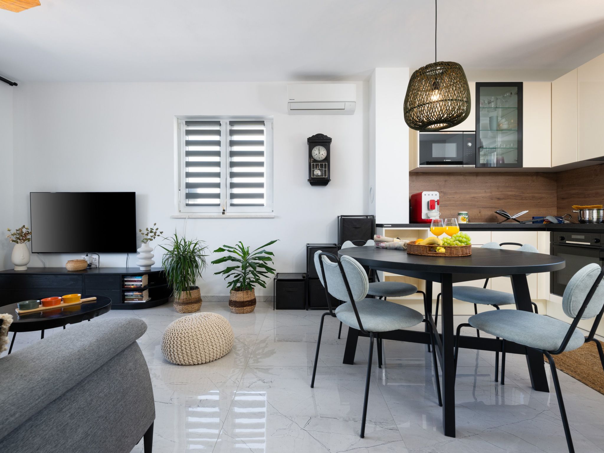 Photo of "Grau" mit Terrasse