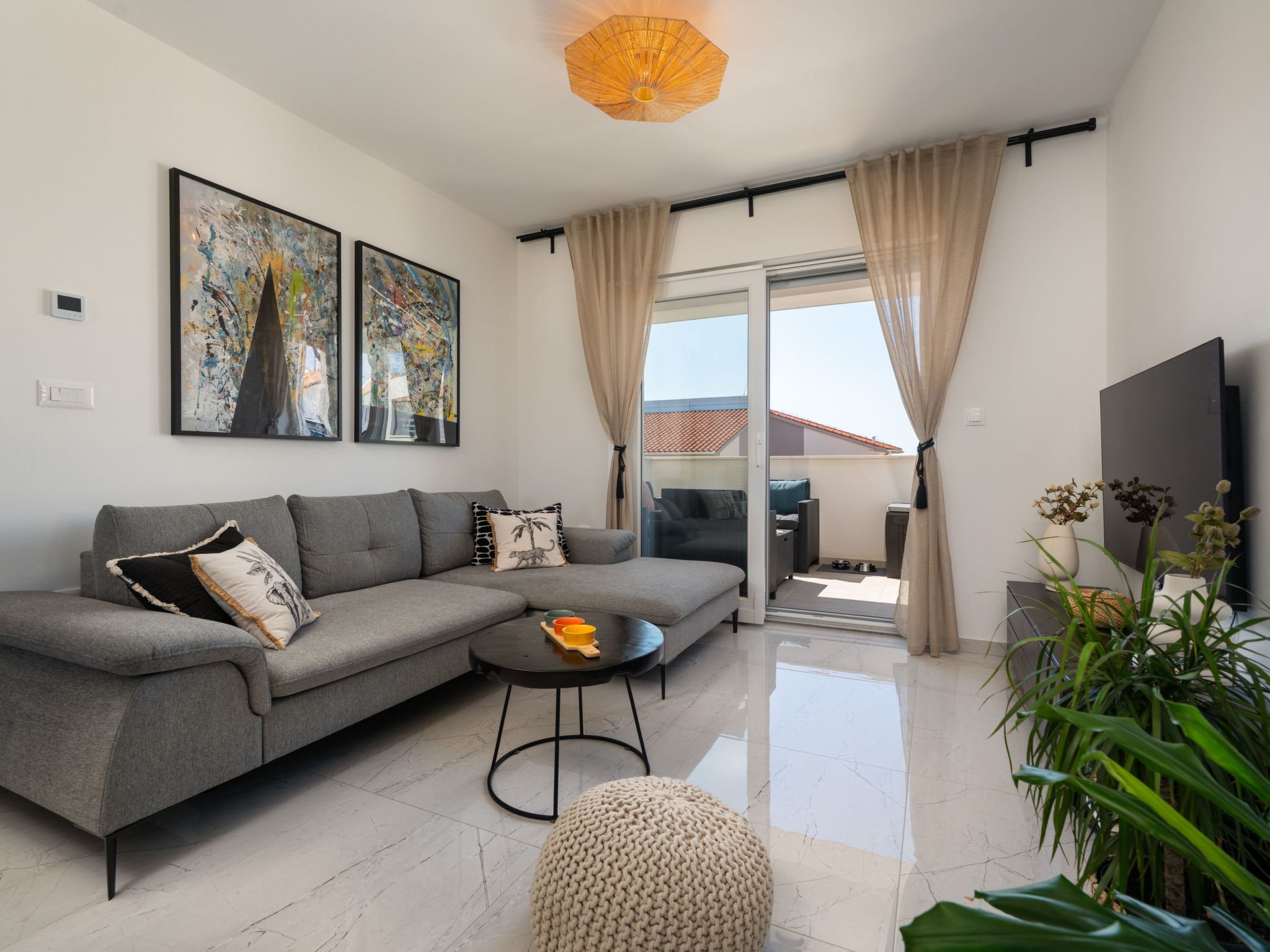 Photo of "Grau" mit Terrasse