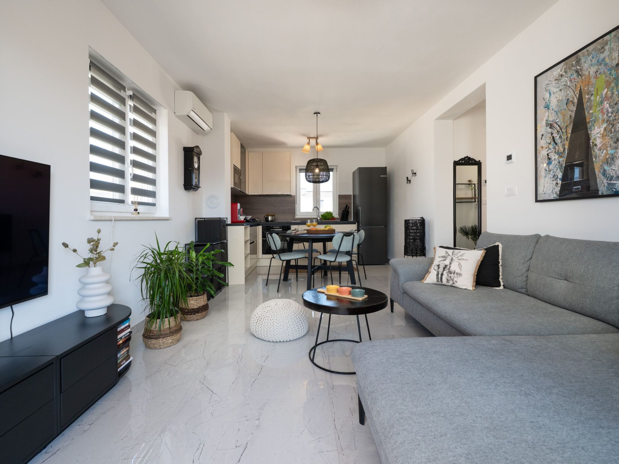Photo of "Grau" mit Terrasse