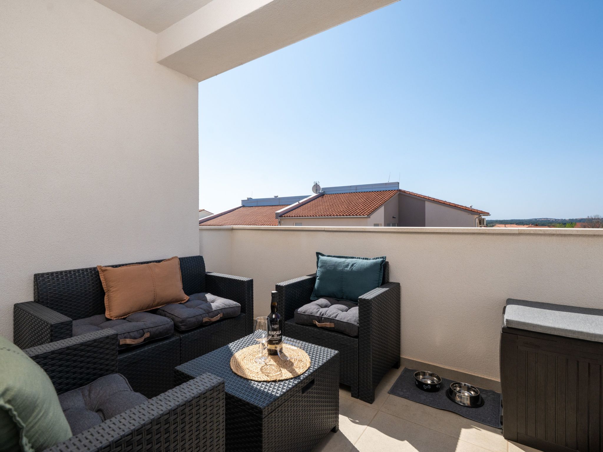 Photo of "Grau" mit Terrasse