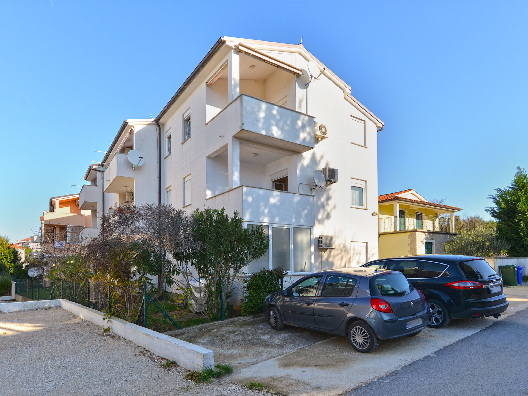 Photo of Apartment 1982