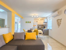 Apartment Viola: Modern appartement op 1 km van zee en strand in Medulin - thumbnail 2