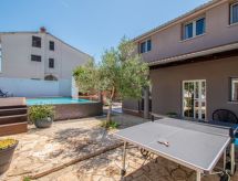 Villa Above: Ruim vakantieverblijf met privézwembad in Medulin, Istrië - thumbnail 2