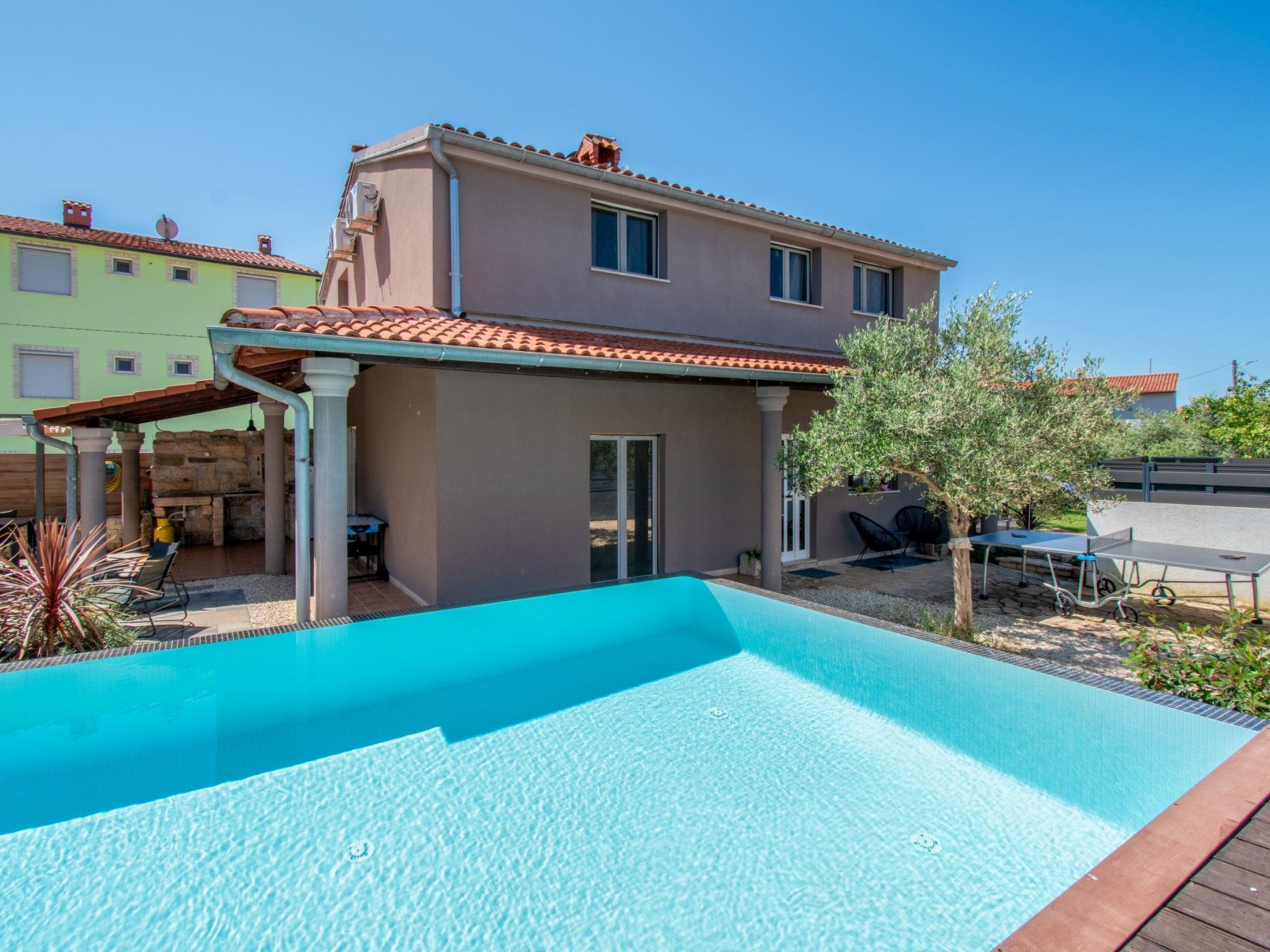 Villa Above - Outside