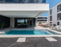 Villa MarEA: Jouw exclusieve villa aan zee in Medulin, Istrië - thumbnail 1