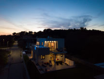 Villa Emilia: Luxe villa met privézwembad op 1,5 km van zee in Medulin - thumbnail 2