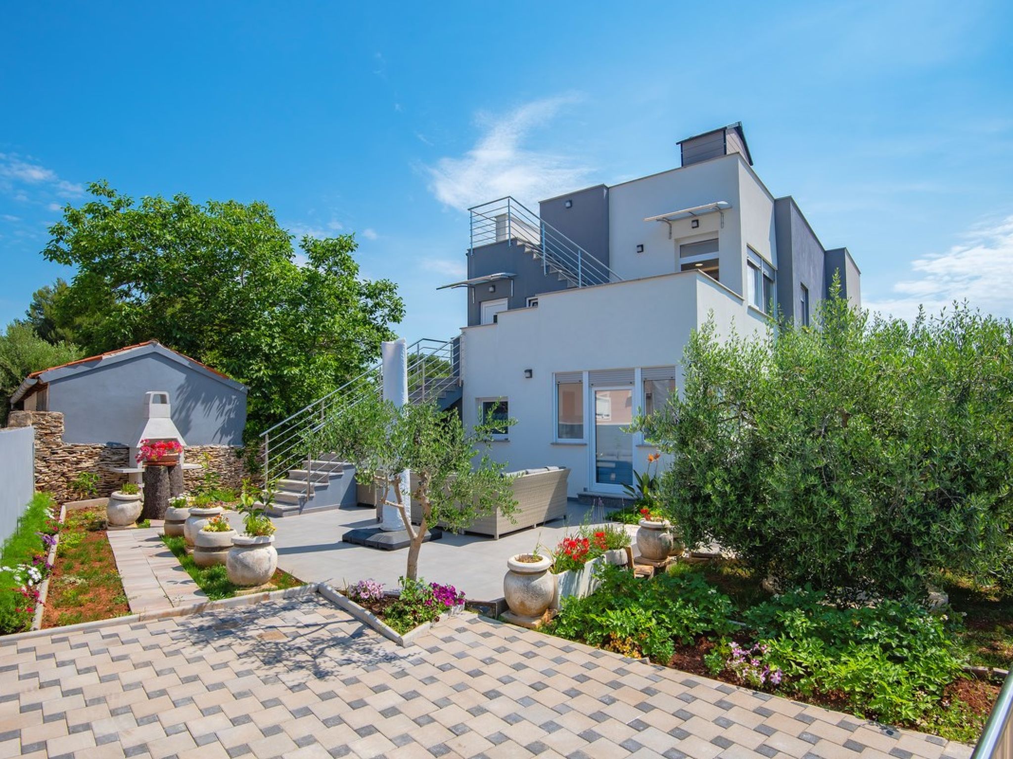 Photo of Hamilton Building