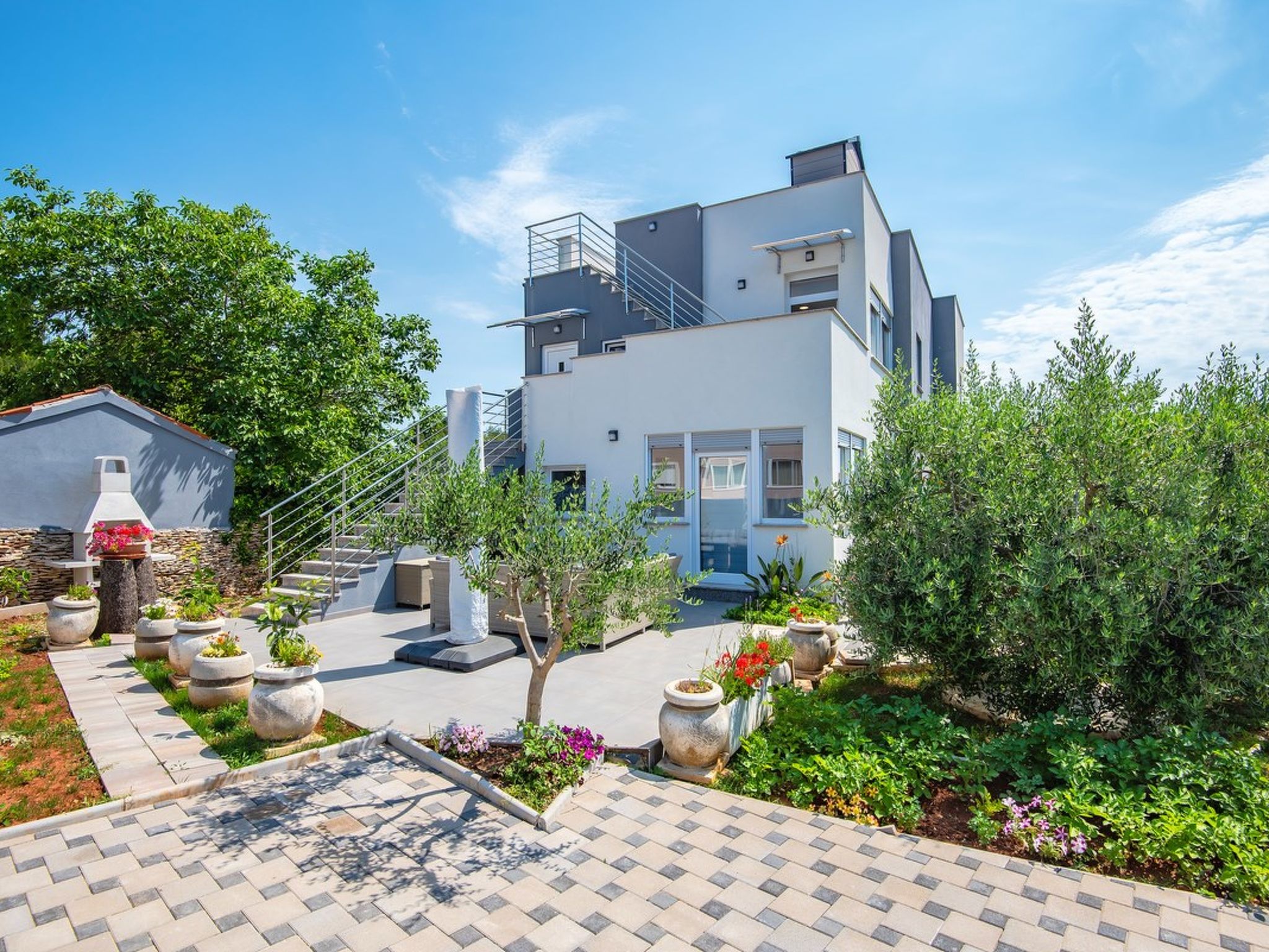 Photo of Hamilton Building