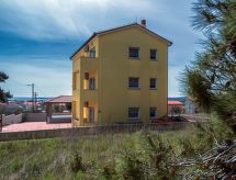 Vrijstaande bungalow nabij strand Medulin, 4 personen - thumbnail 1