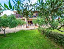 Vrijstaande Istrische vakantiewoning nabij strand Medulin - thumbnail 1