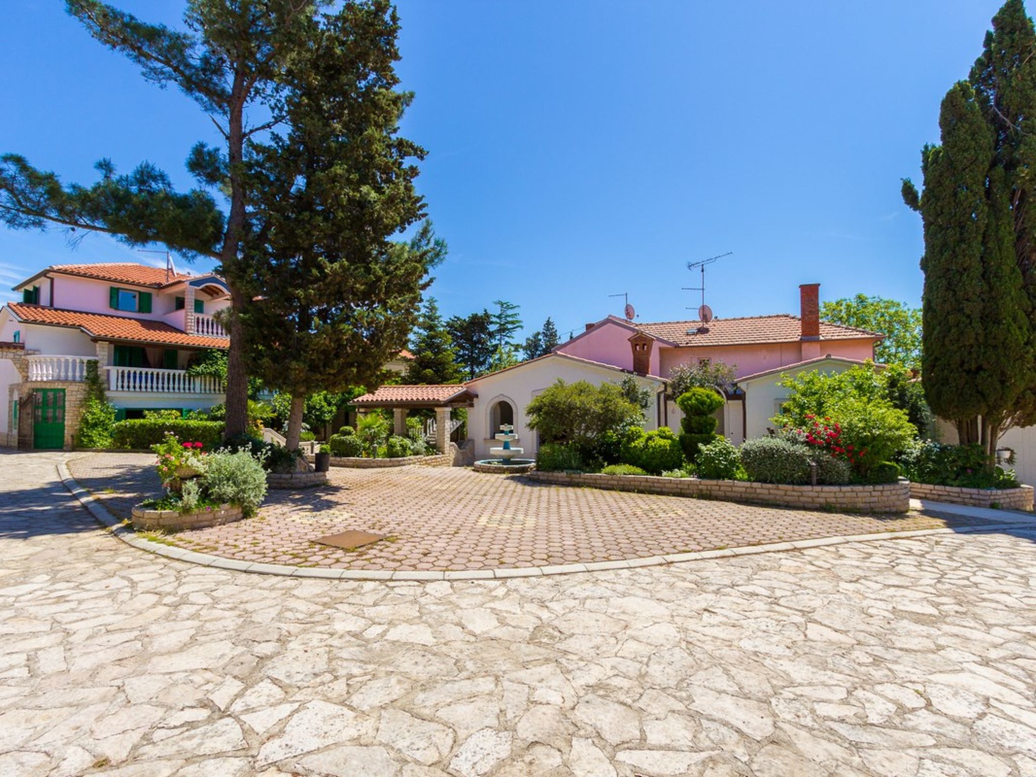 Photo of House Zdravko