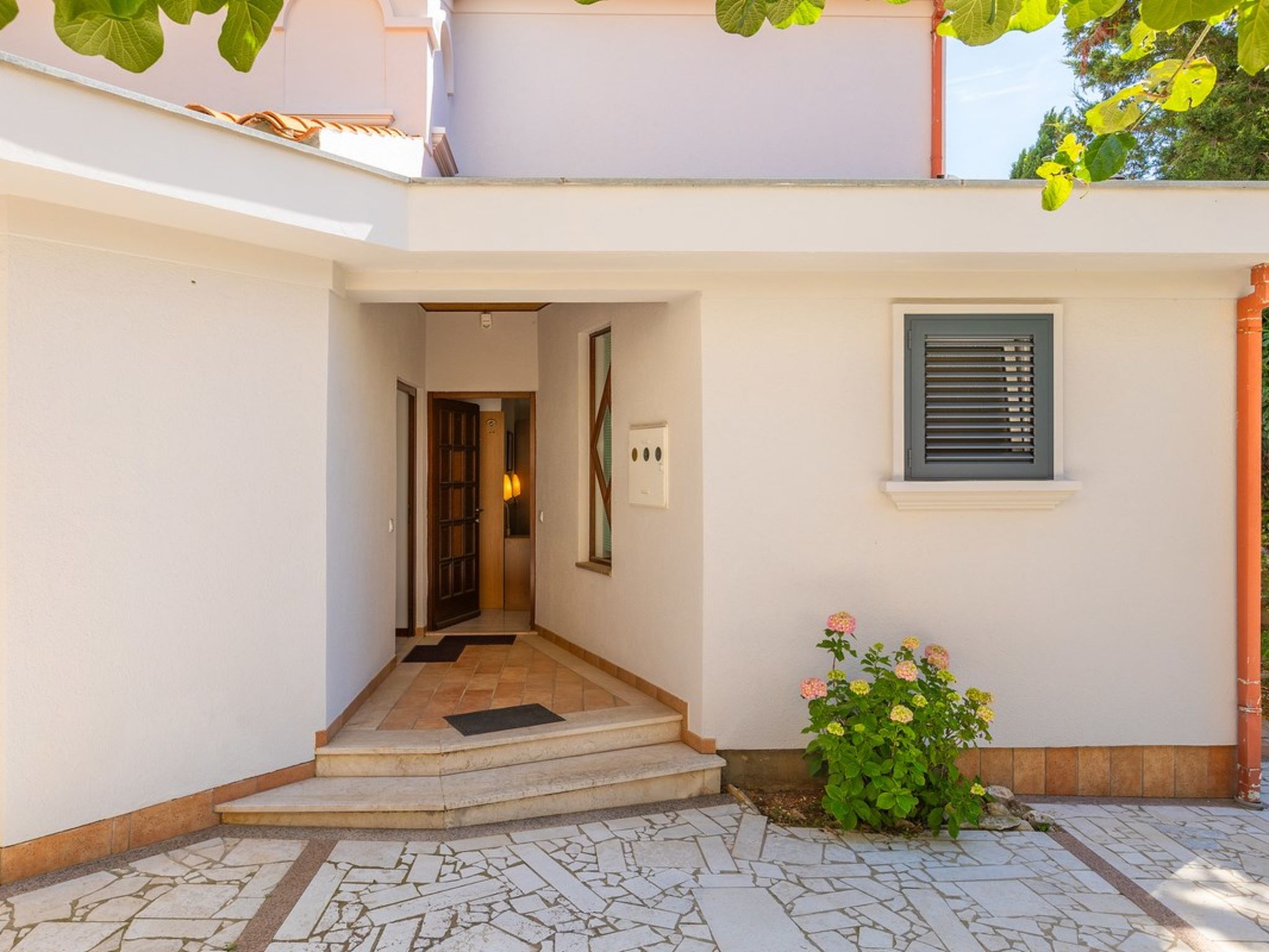 House Loncar