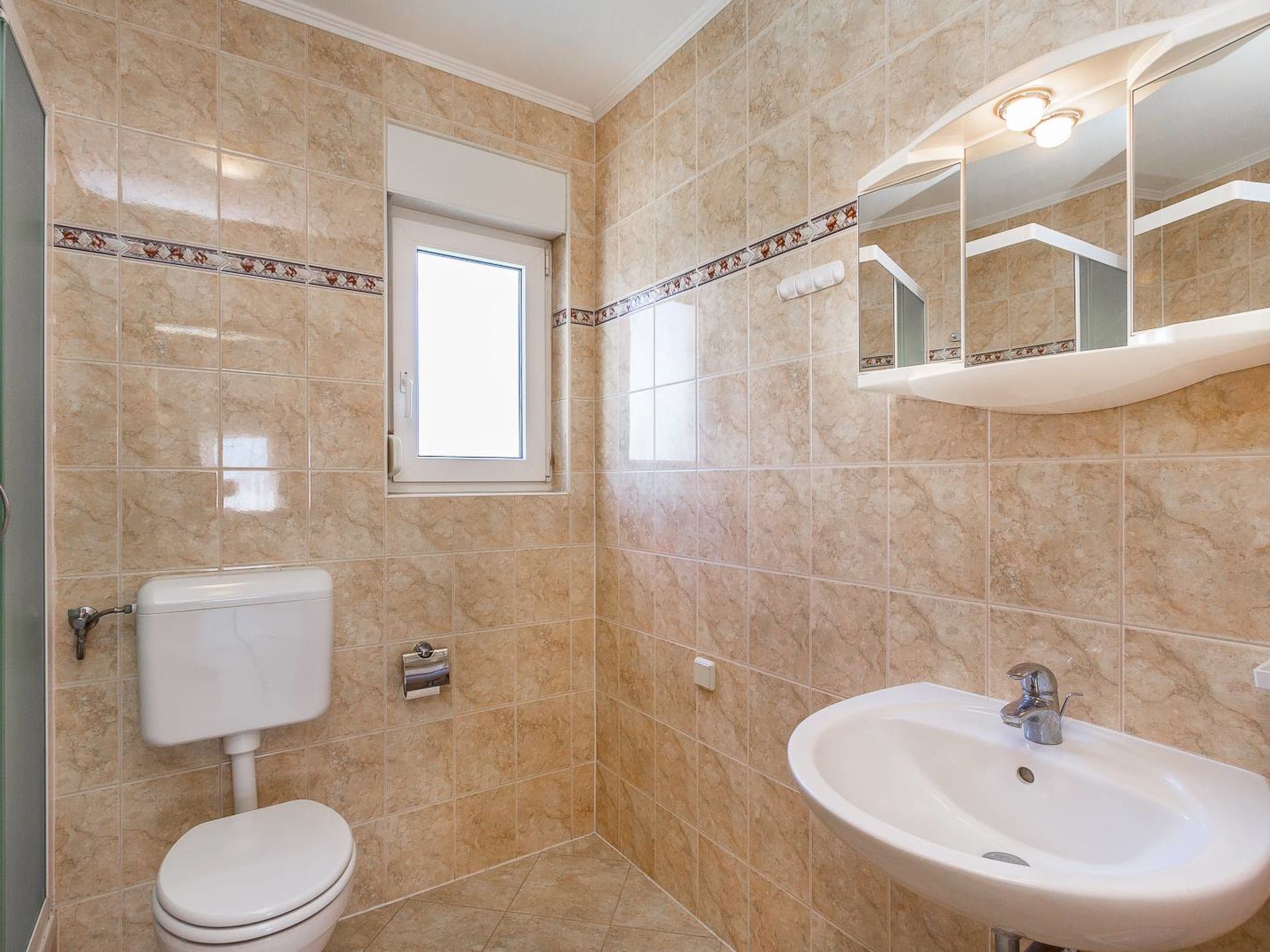 House Cukon - Inside
