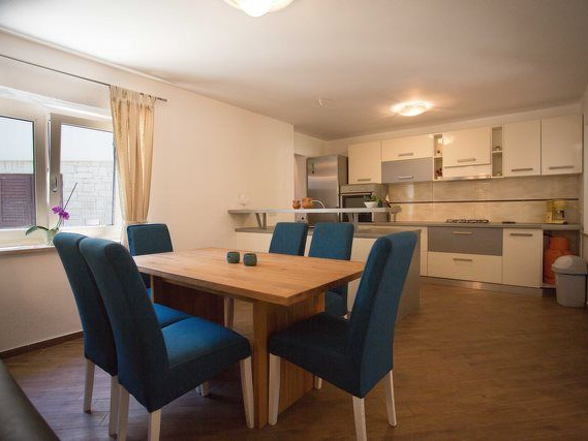 Photo of Helle und moderne, erst kürzlich renovierte (2014) Ferienwohnung mit privater T