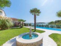 Villa Vizula: Romantisch studio-appartement op 10 meter van de Adriatische Zee - thumbnail 4