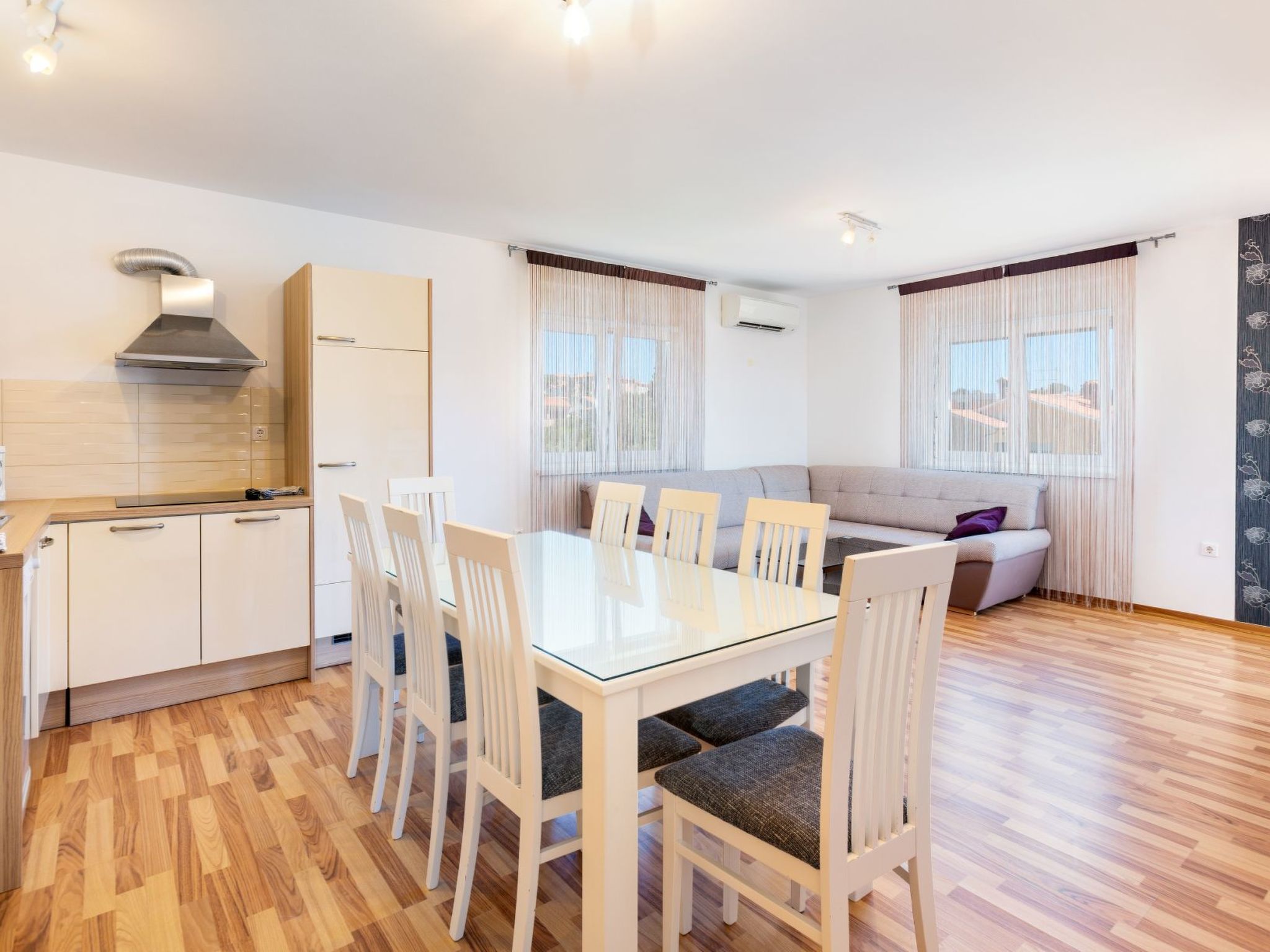 'Dragan 2' mit Balkon