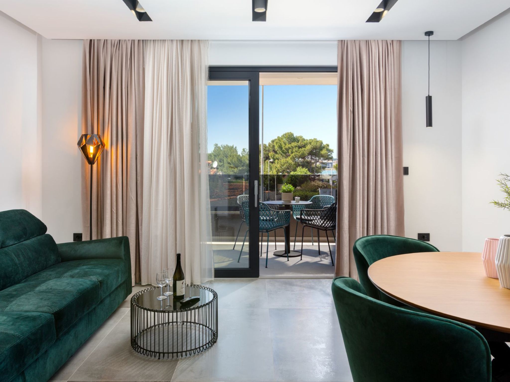 Photo of "A'more Bijeca" direkt am Strand