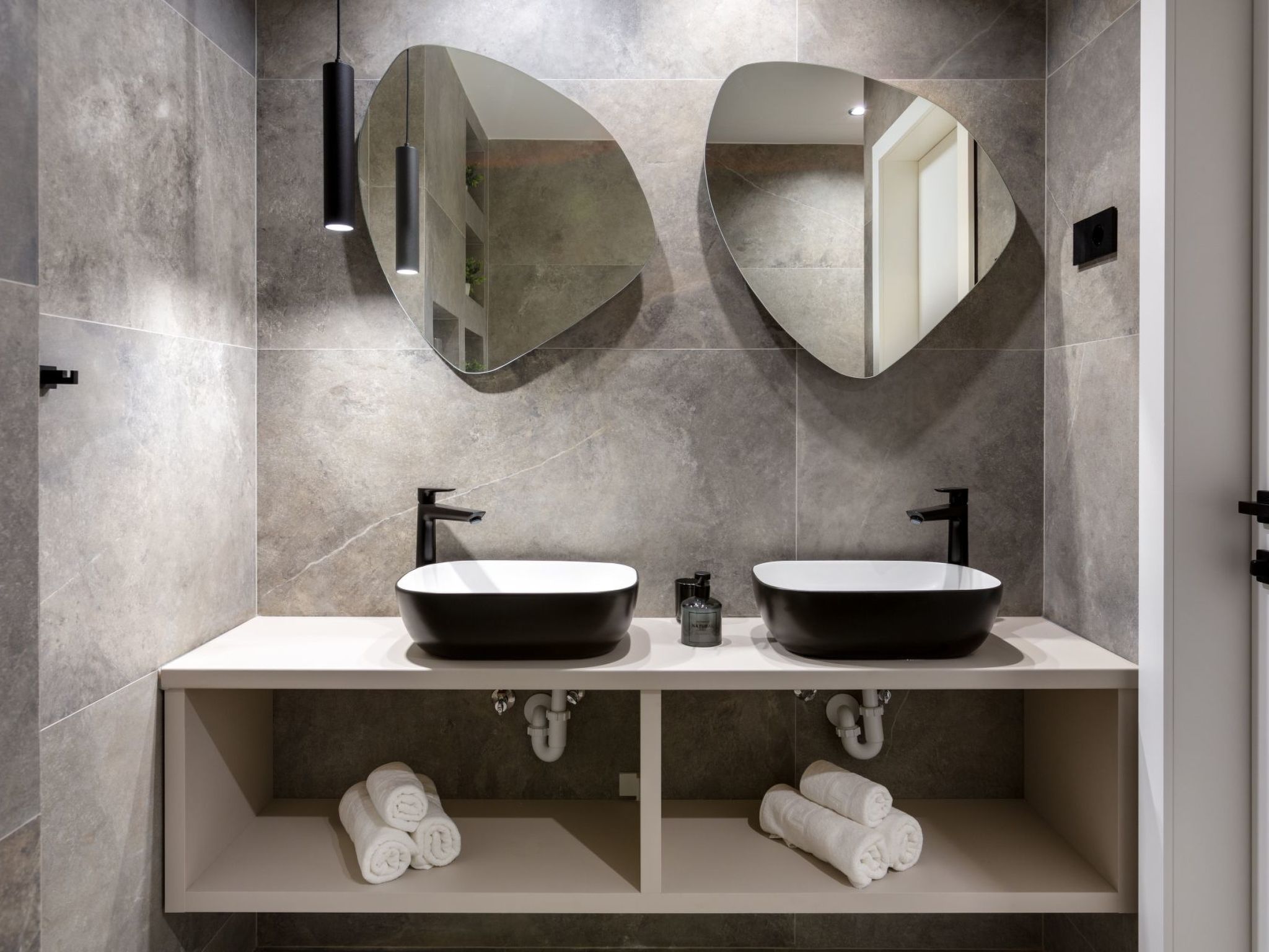 Photo of "A'more Bijeca" direkt am Strand