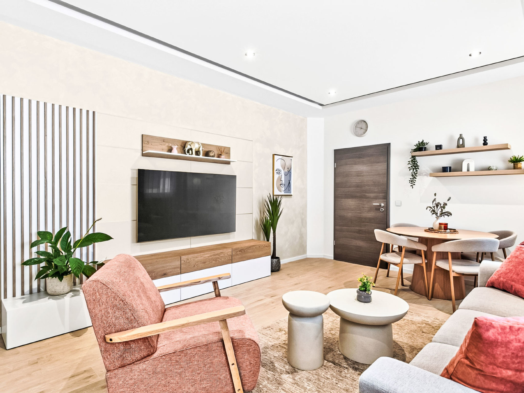 2-Schlafzimmer-Wohnung mit gemeinsamem Schwimmbad