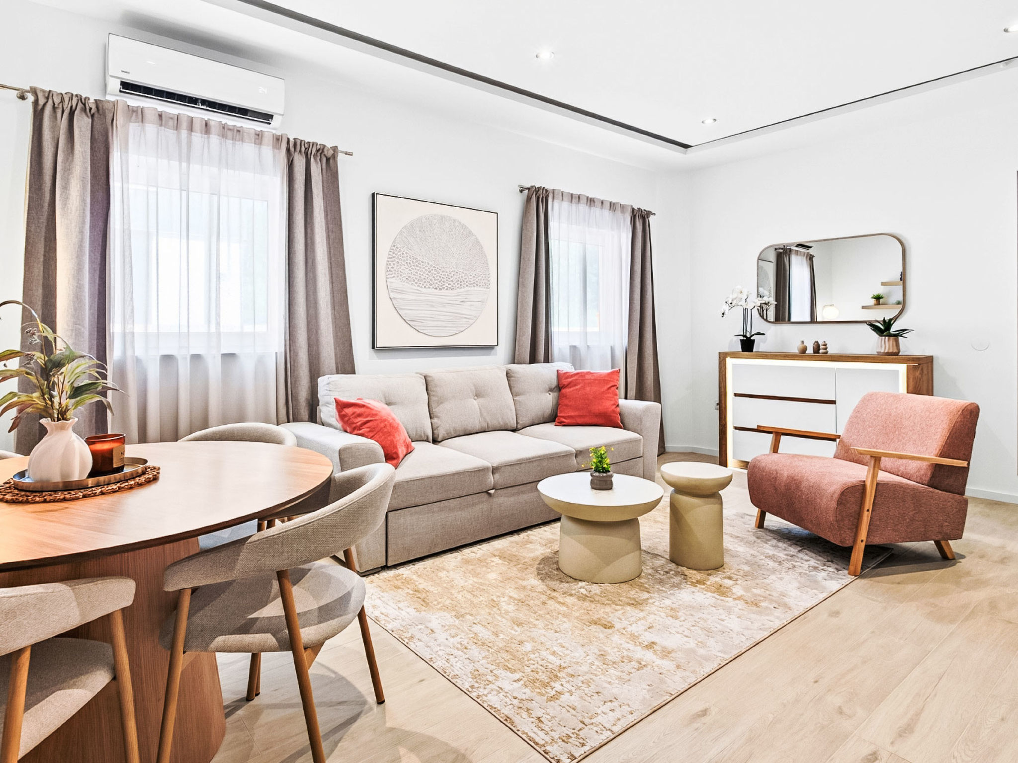 2-Schlafzimmer-Wohnung mit gemeinsamem Schwimmbad