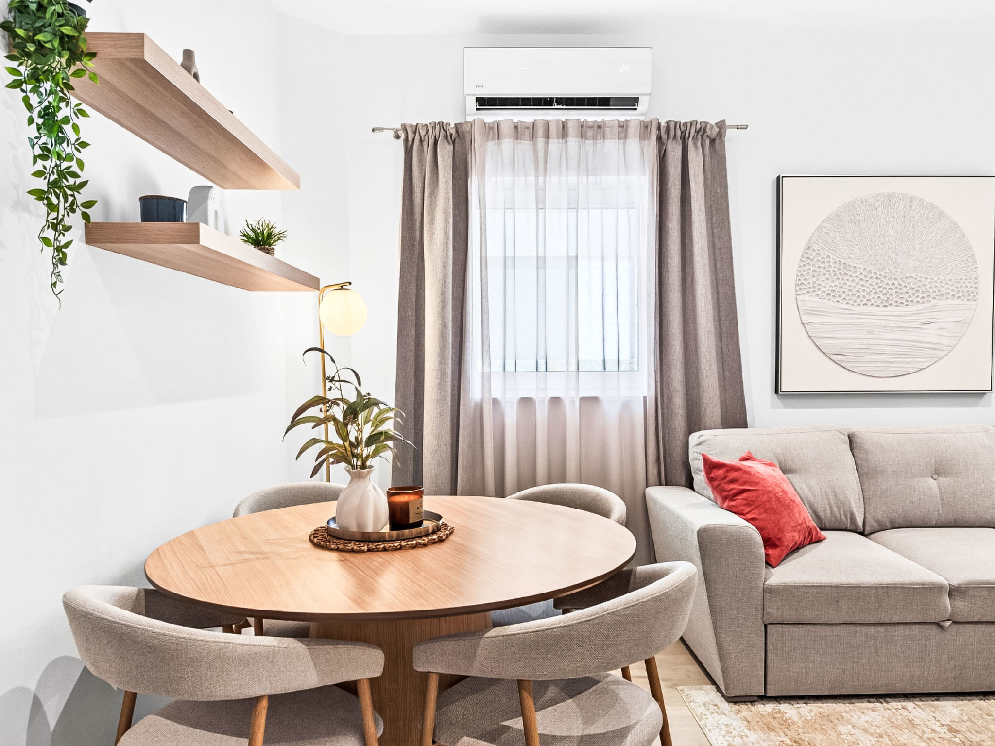 2-Schlafzimmer-Wohnung mit gemeinsamem Schwimmbad