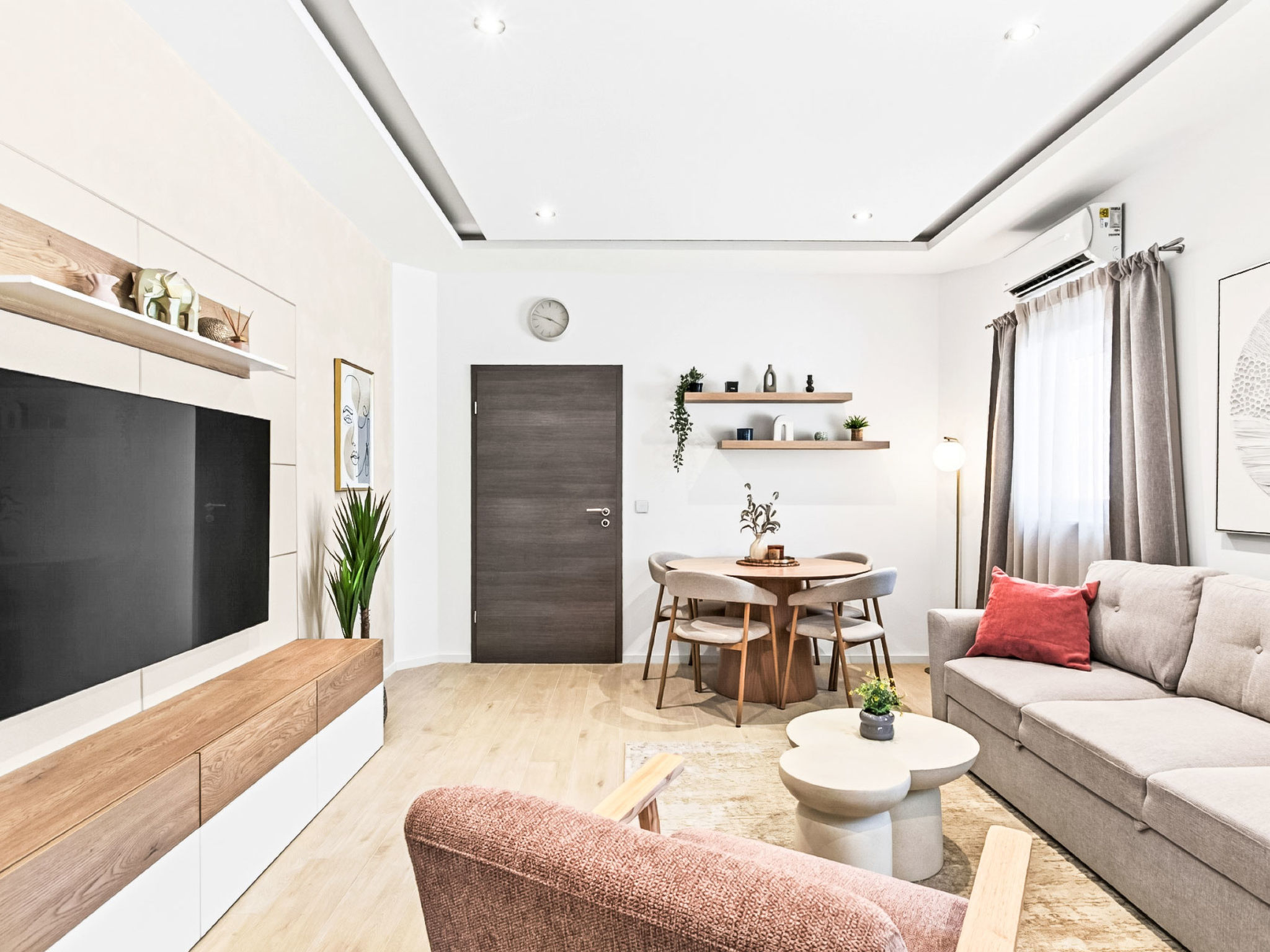 2-Schlafzimmer-Wohnung mit gemeinsamem Schwimmbad