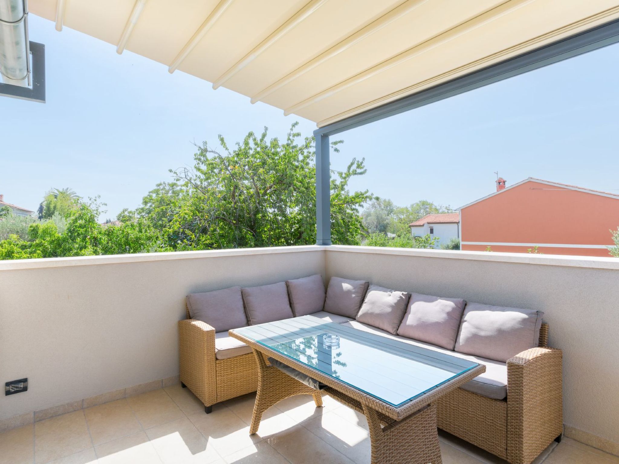 Photo of "Luis" mit Privatparkplatz